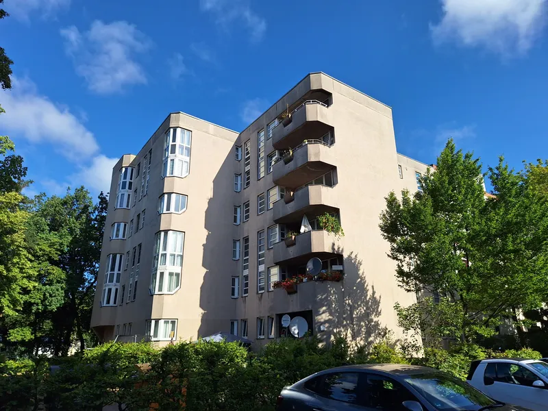 SOFORT BEZUGSFREI!! Gepflegte Wohnung in zentraler Lage mit netter Mieterschaft — photo 1